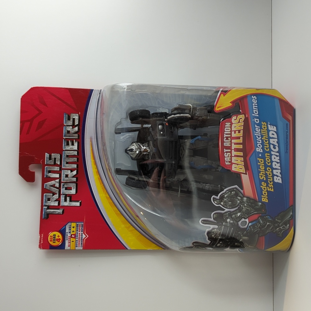 TRANSFORMERS | Decepticon Barricade Blade Shield (NEW)